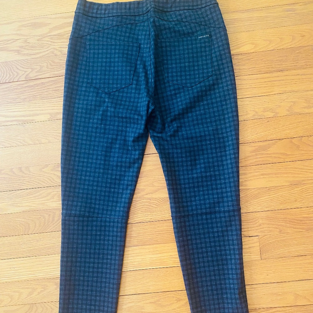 NWOT Straight Leg Pants – Leggings, size medium